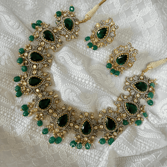 Vanmayi Earrings - Ambraya Polki