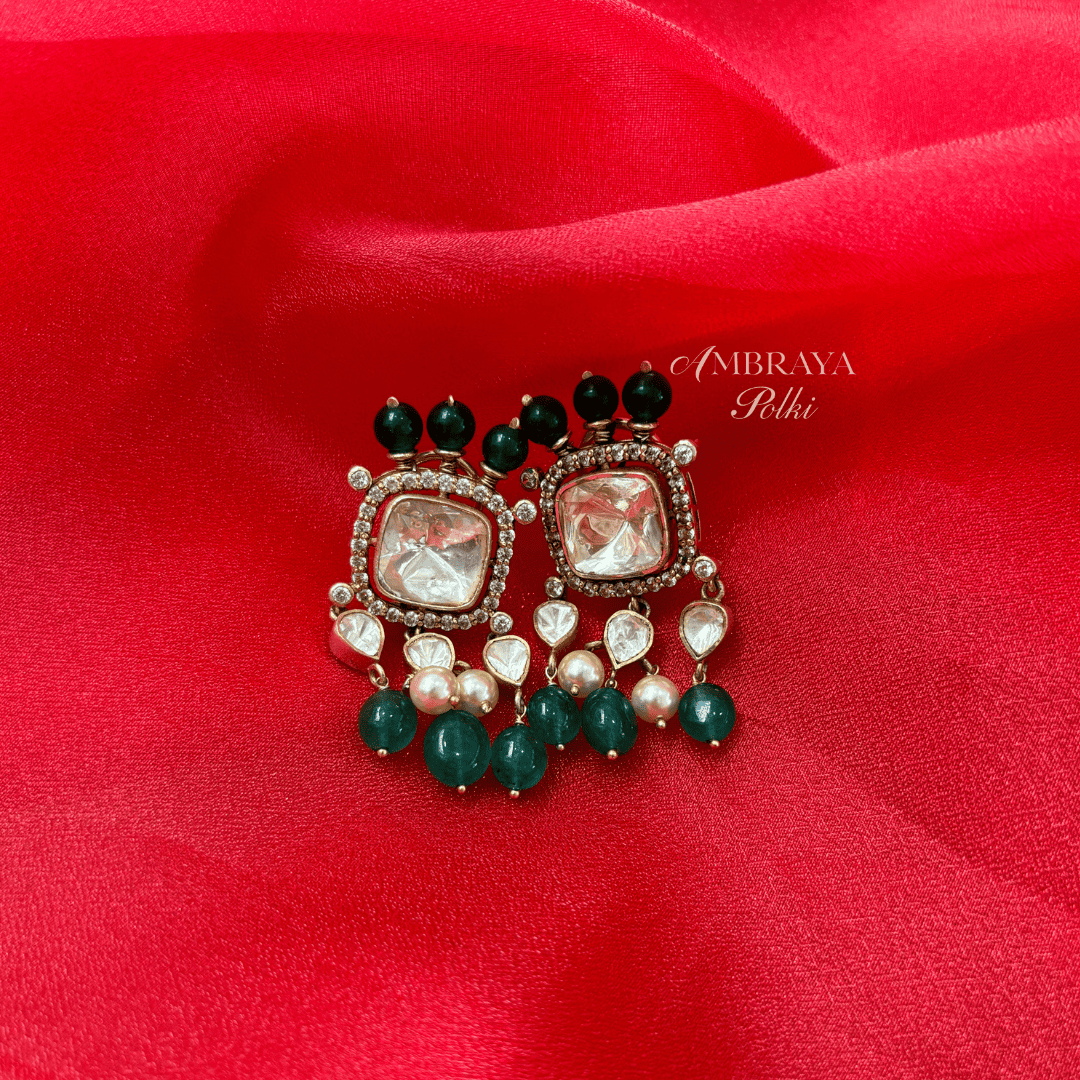 Nurvi Necklace Set - Ambraya Polki
