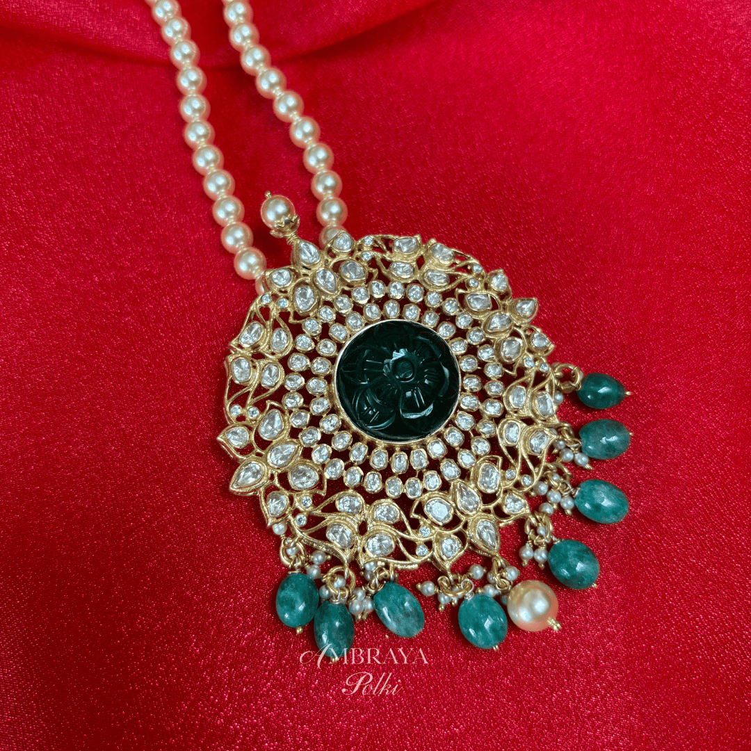 Naitri Pendant - Ambraya Polki
